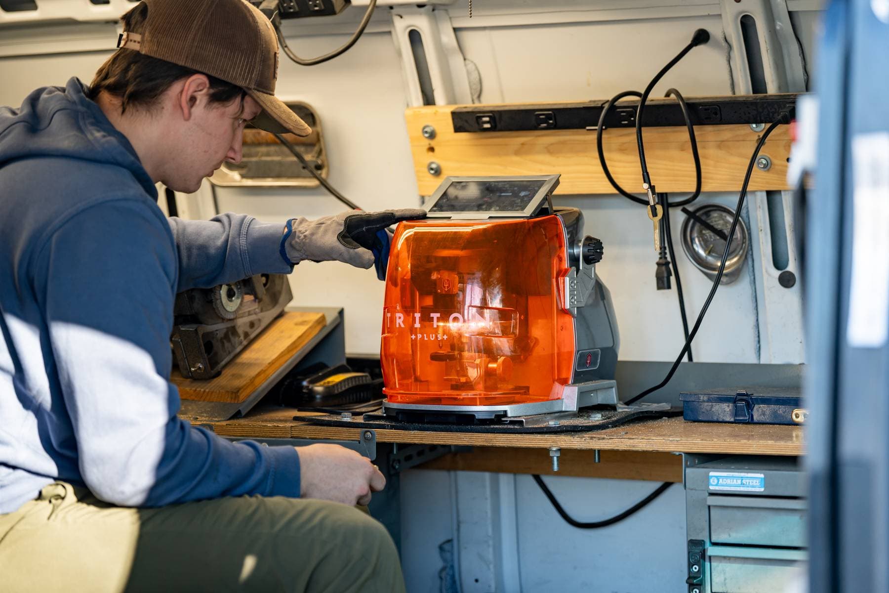 Image of Car Keys Pro employee creating a car key